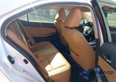 2016 Lexus Is 300 z USA, uszkodzony, nr VIN JTHCM1D21G5013743